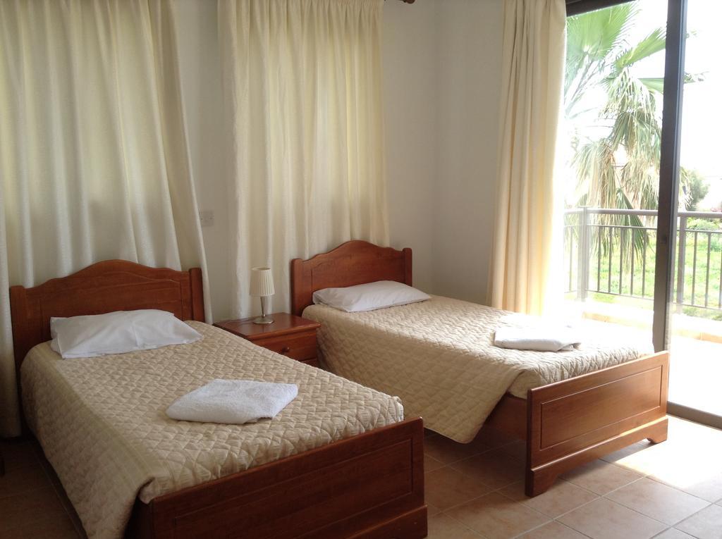 Aura Holiday Villas Paphos Bagian luar foto