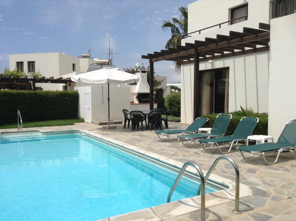 Aura Holiday Villas Paphos Ruang foto